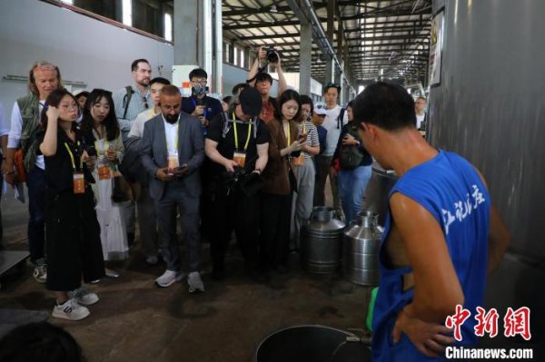 专业股票配资炒股 中外记者走进重庆 探访长江经济带发展